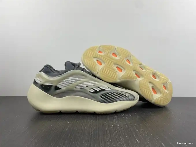 hype ID1674 Adidas Salt Yeezy Fade V3 700 0528